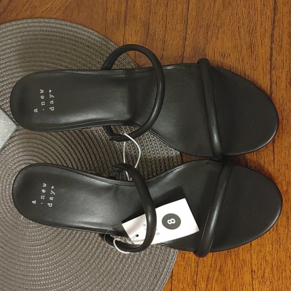 Sandals - Picture 2 of 5